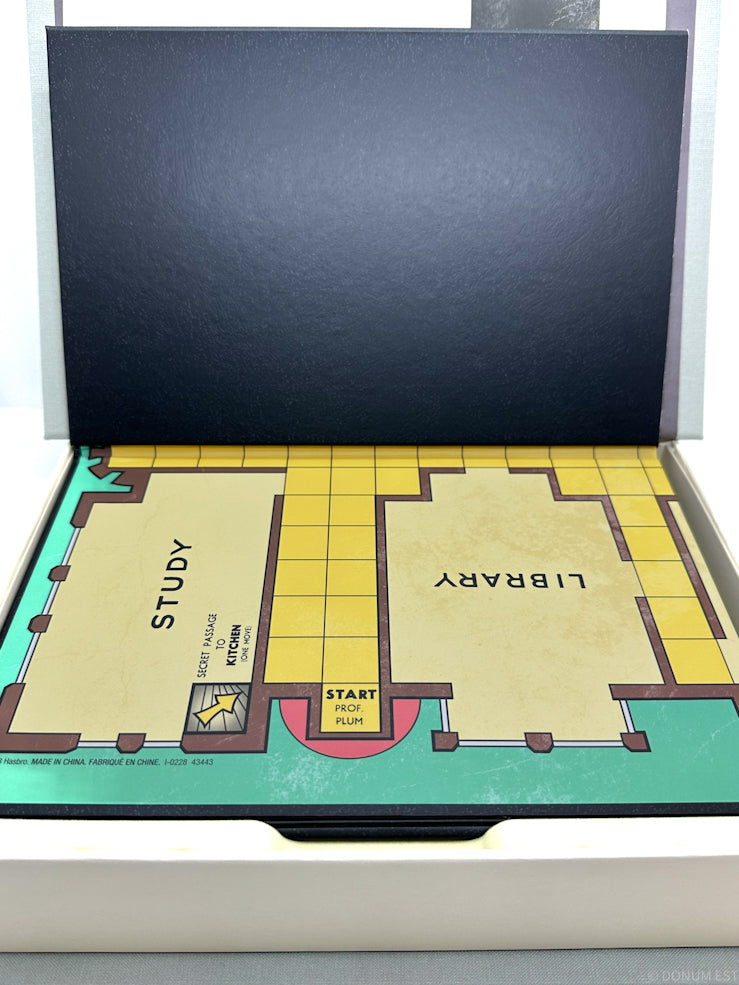 CLUEDO - Vintage Bookshelf Edition