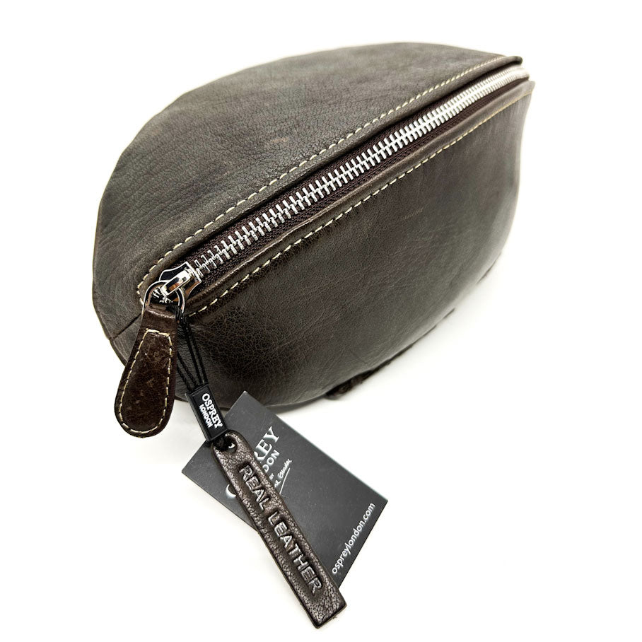 OSPREY LONDON The Rugger Leather Washbag